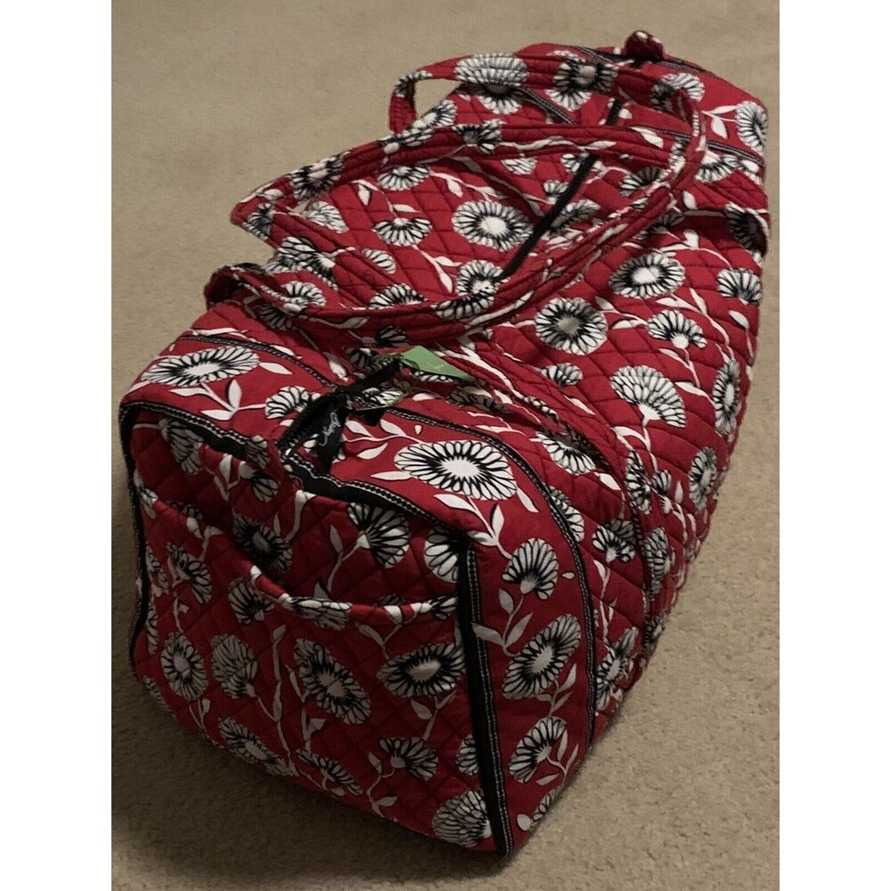 NWT Vera Bradley Sz Large Red/White/Black Traveler Duffel Deco Daisy Travel Bag
